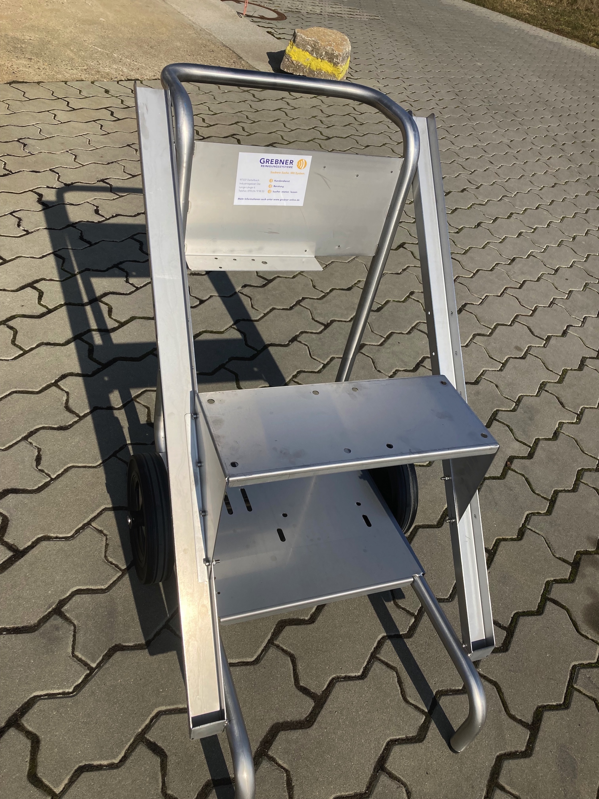 Bild-28-02-23-um-14-38-1 Schlauchwagen für manuellem Schlauchaufroller Typ STKi2