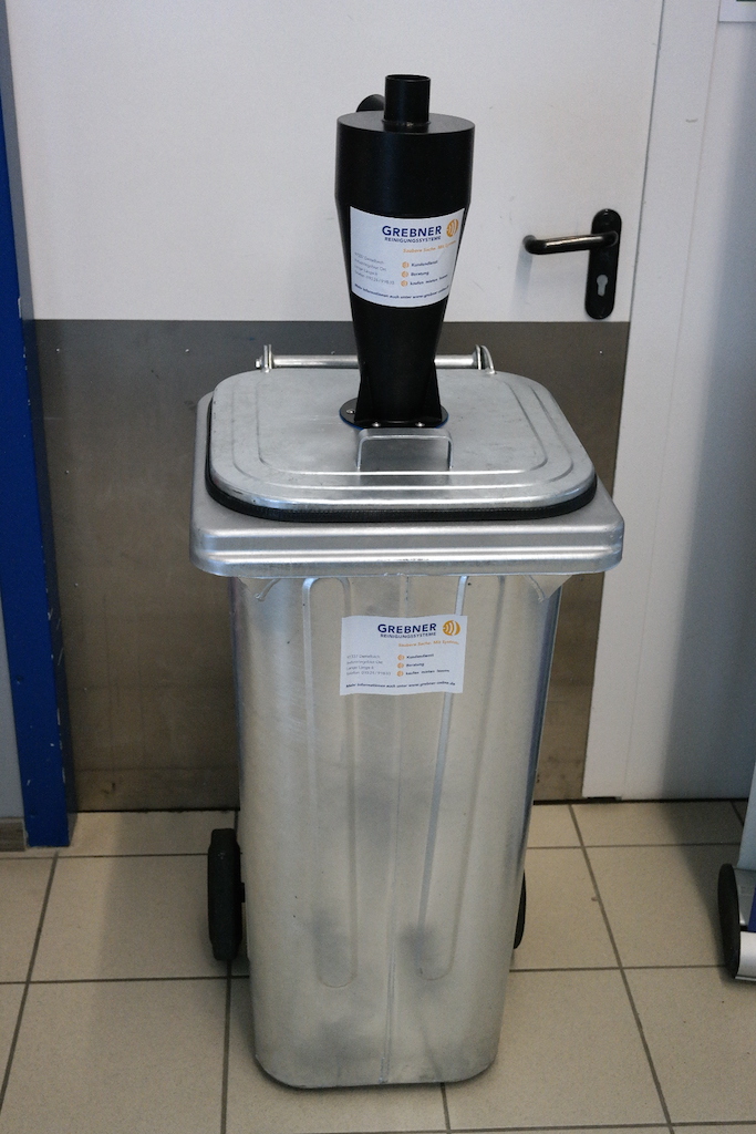 SAM_4589snO4KU5RPSK7C Zyklonabscheider mit Stahlmülltonne - ideale Kombination zum Aschesaugen