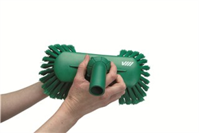 70672_use_2_-290x300 Vikan Waschbürste mit Drehgelenk & Wasserdurchlauf, 230 mm weich gesplisst
