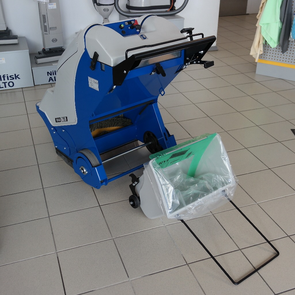 Max 73 BT, Kehr-Saugmaschine mit 1 Seitenbesen und mech. Filterrüttler