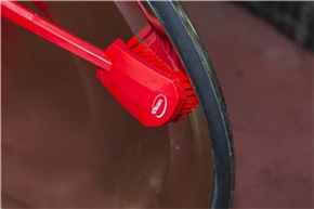 41864-6-_-290x300 Vikan Waschbürste langstielig, hart, 415 mm