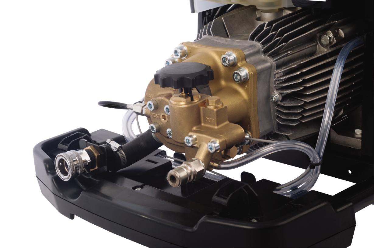 MC-6P_NA6F-pump_L_02 MC 6P-180/1300 XT Kaltwasser Hochdruckreiniger, Pumpe