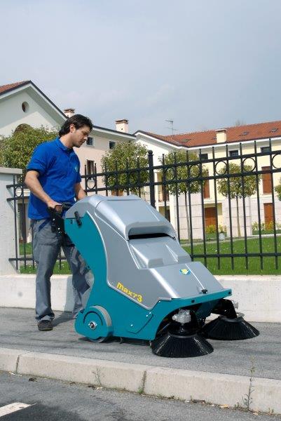 Copia-di-10 Max 73 BT, Kehr-Saugmaschine mit 1 Seitenbesen und mech. Filterrüttler