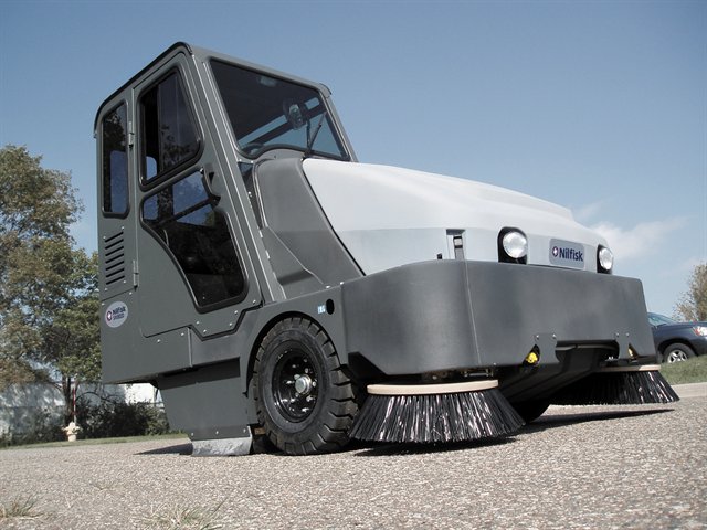 Nilfisk SW8000 LPG Bodenreiniger, Kehrmaschinen