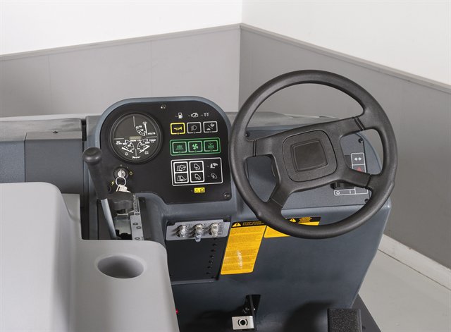 Nilfisk SW8000 LPG Bodenreiniger, Kehrmaschinen