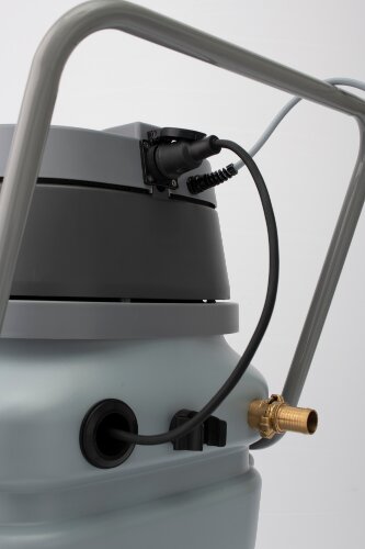 Versorgungsstecker für die Abflusspumpe