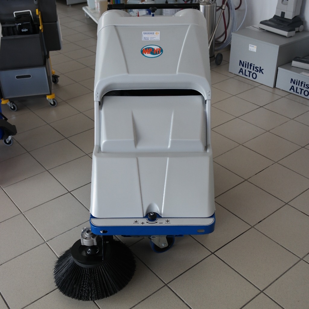 Max 73 BT, Kehr-Saugmaschine mit 1 Seitenbesen und mech. Filterrüttler