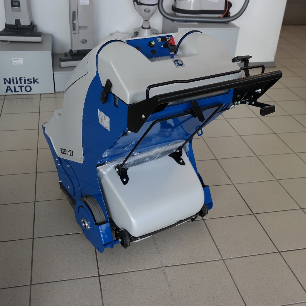 Max 73 BT, Kehr-Saugmaschine mit 1 Seitenbesen und mech. Filterrüttler